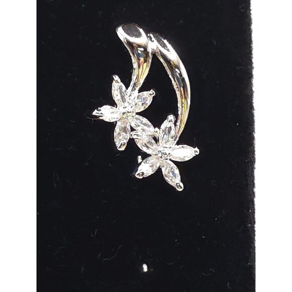 Set Of 2 Nature-Inspired Earrings: Floral Clip-On & Palm Tree Drop Style With Rh - Picture 9 of 10